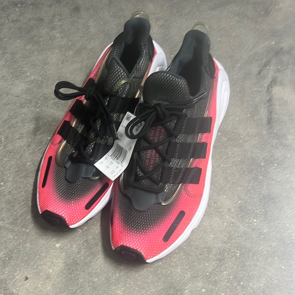 Adidas lxcon blk/red brand new with tag size 10